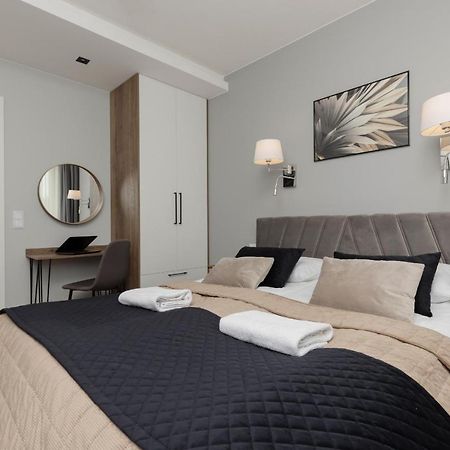 Stunning Family Apartment Ursynow With Parking & Balcony By Noclegi Renters Warsaw Ngoại thất bức ảnh